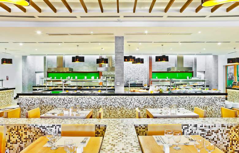 HOTEL OCEAN VISTA AZUL 8