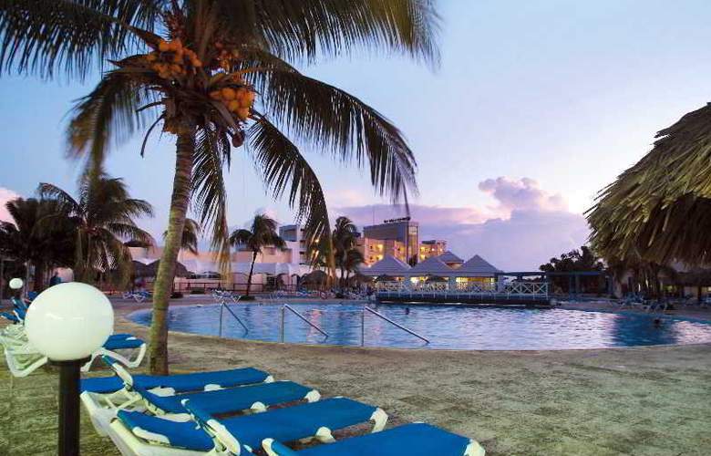 HOTEL ALLEGRO PALMA REAL 6