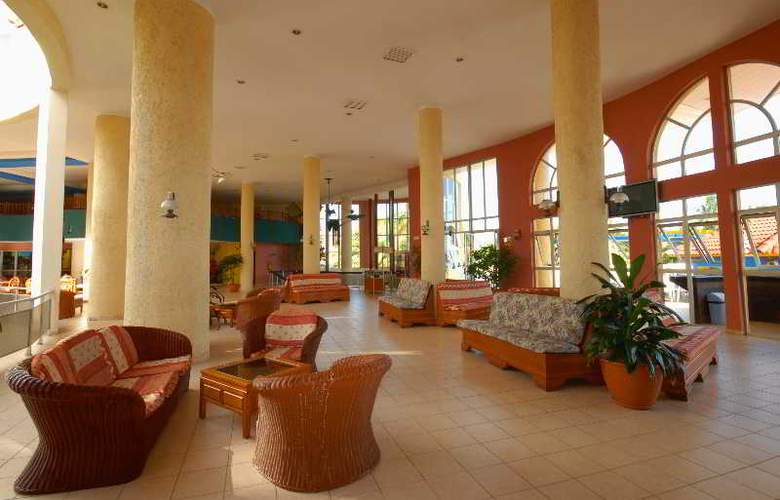 HOTEL BRISAS DEL CARIBE 2