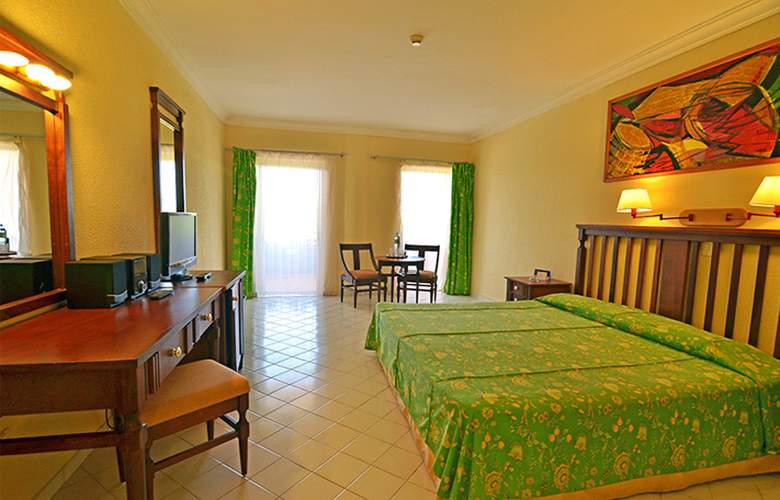 HOTEL BRISAS DEL CARIBE 3