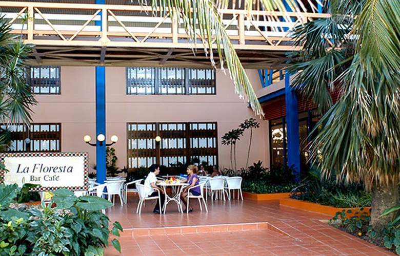 HOTEL PUNTARENA PLAYA CALETA 6